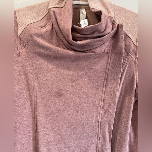 Lululemon Coast Wrap in Rose - Picture 13 of 14